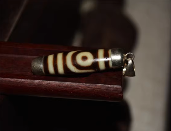 Genuine Tibetan Ancient Two Eyes Dzi Bead Amulet Pendant Old Antique Real Himalayan Agate Nepal 2 Eyed Gzi Talisman