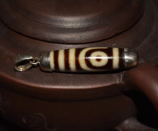 Genuine Tibetan Ancient Two Eyes Dzi Bead Amulet Pendant Old Antique Real Himalayan Agate Nepal 2 Eyed Gzi Talisman