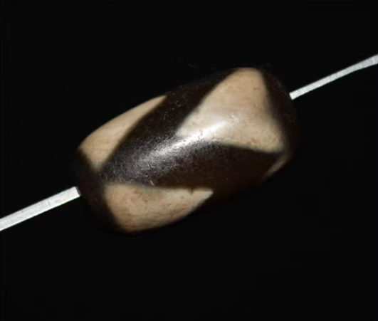 Genuine Tibetan Old Ancient Tiger Tooth Dzi Bead Amulet Himalayan Water Wave Pendant Agate Zigzag Antique Nepal Real Pure Gzi Talisman Bracelet