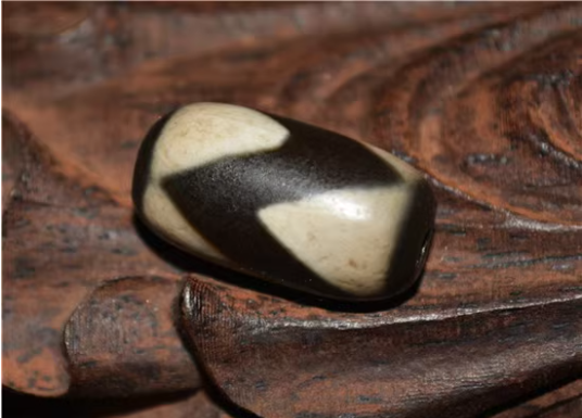 Genuine Tibetan Old Ancient Tiger Tooth Dzi Bead Amulet Himalayan Water Wave Pendant Agate Zigzag Antique Nepal Real Pure Gzi Talisman Bracelet