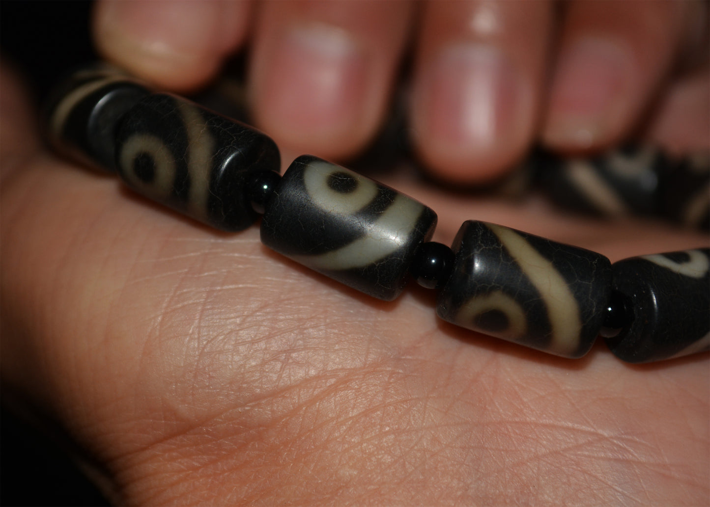 Real Ancient Himalayan Two Eyes Dzi Bead Bracelet Tibet Agate 2 Eyed Pure Gzi Old Antique Talisman Mala