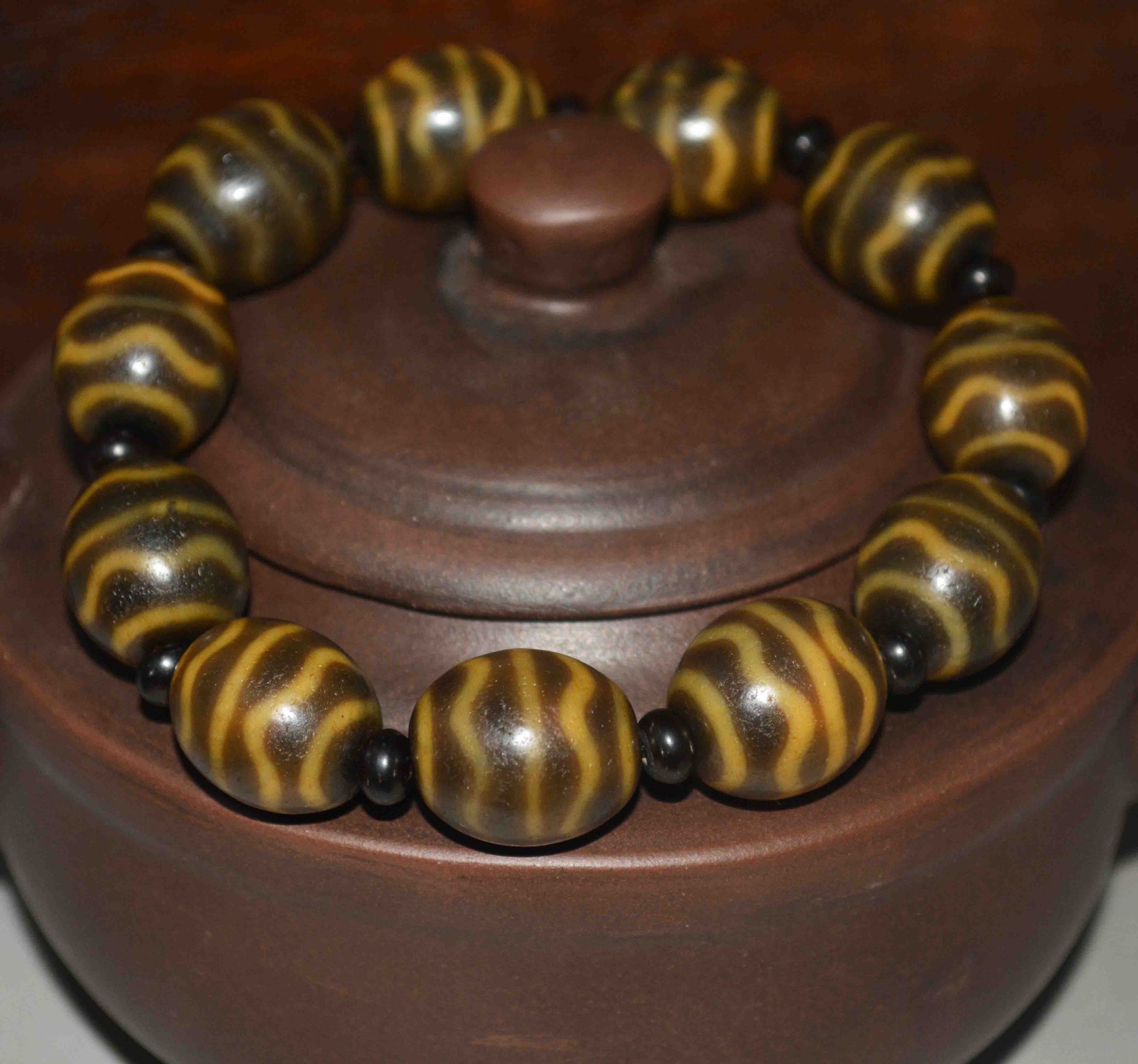 Real Ancient Himalayas Tiger Tooth Dzi Bead Bracelet Tibet Amulet Mala Water Wave Genuine Zigzag Agate Gzi Pendant