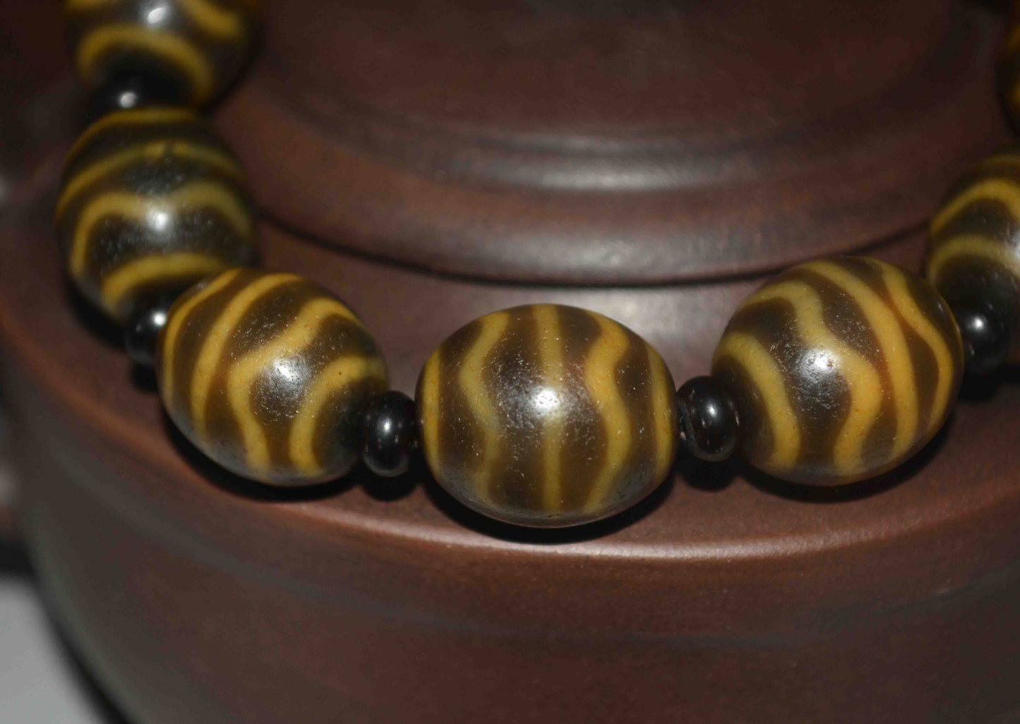 Real Ancient Himalayas Tiger Tooth Dzi Bead Bracelet Tibet Amulet Mala Water Wave Genuine Zigzag Agate Gzi Pendant