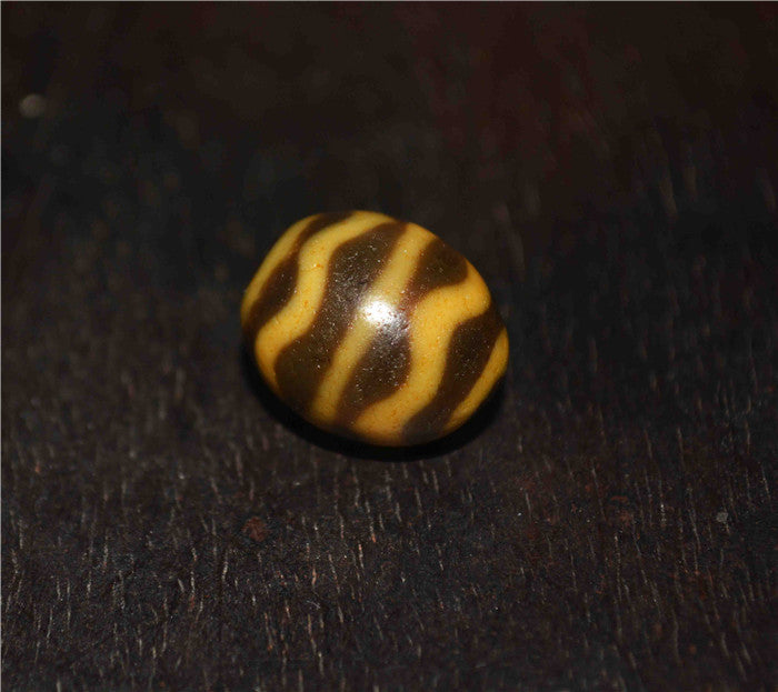 Real Ancient Tibet Tiger Tooth Dzi Bead Amulet Double Water Wave Himalayas Genuine Zigzag Agate Gzi Pendant Talisman