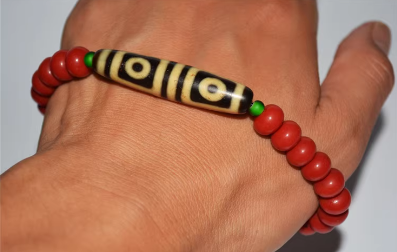 Real Ancient Tibetan Four Eyes Dzi Bead Amulet Himalayan Bracelet Pure 4 Eyed Gzi Pendant Genuine Old Antique Agate Talisman