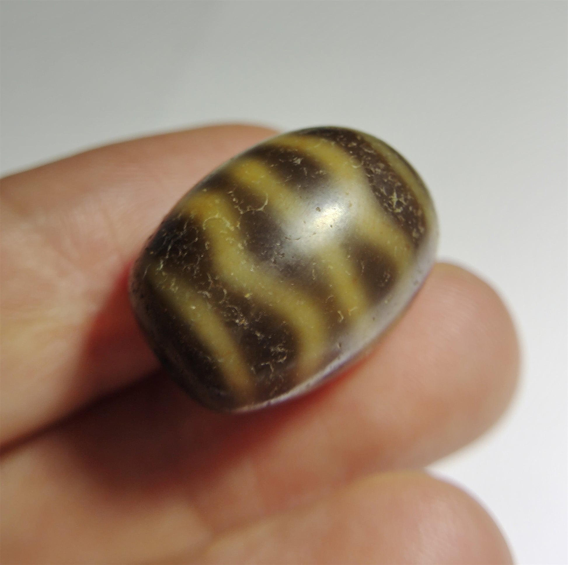 Real Ancient Tibetan Tiger Tooth Dzi Bead Amulet Double Water Wave Himalayas Genuine Zigzag Agate Gzi Pendant Talisman