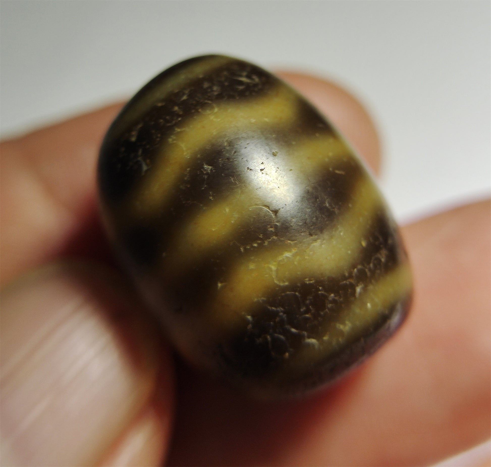 Real Ancient Tibetan Tiger Tooth Dzi Bead Amulet Double Water Wave Himalayas Genuine Zigzag Agate Gzi Pendant Talisman