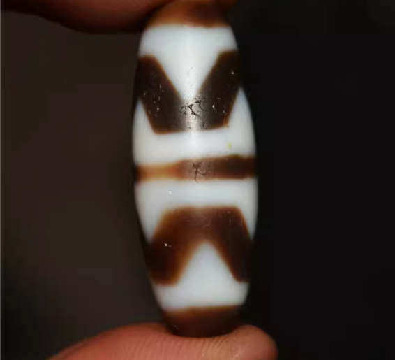 Real Ancient Tibetan Water Wave Dzi Bead Amulet Himalayan Tiger Tooth Gzi Pendant Genuine Old Antique Agate ZigZag Talisman