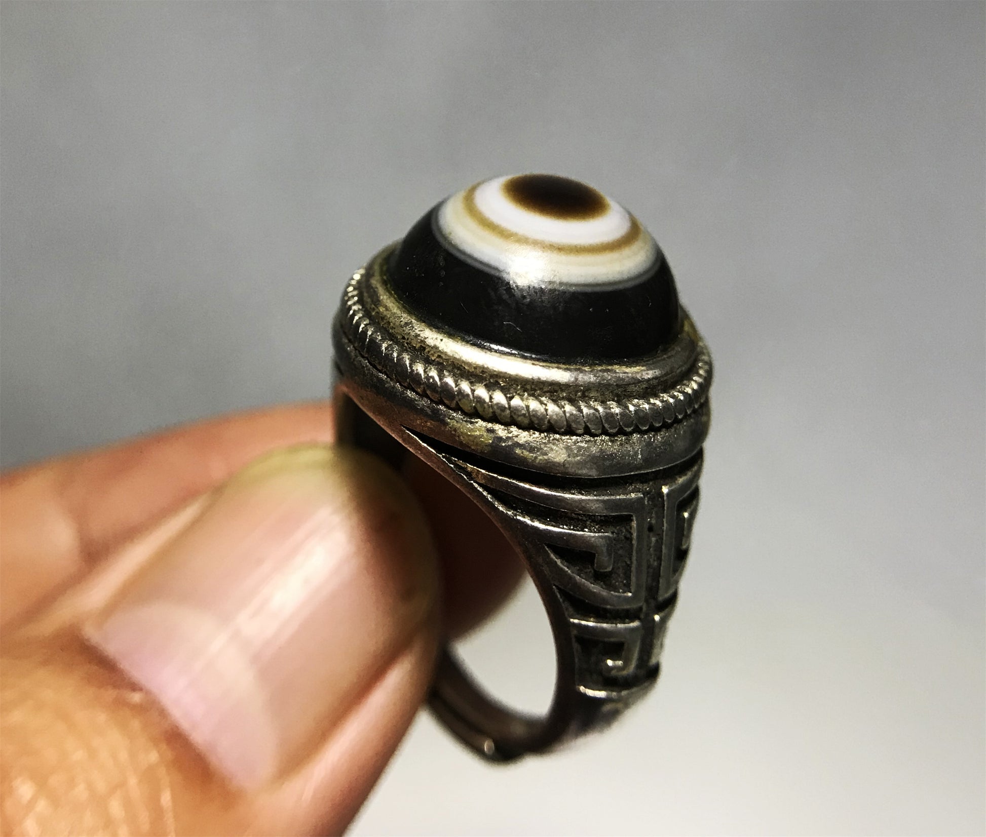 Real Antique One Eye Lukmik Eye Dzi Bead Ring Tibetan Old Medicine Agate Amulet Himalaya Genuine Banded Natural Luk Mik Gzi Prayer Talisman