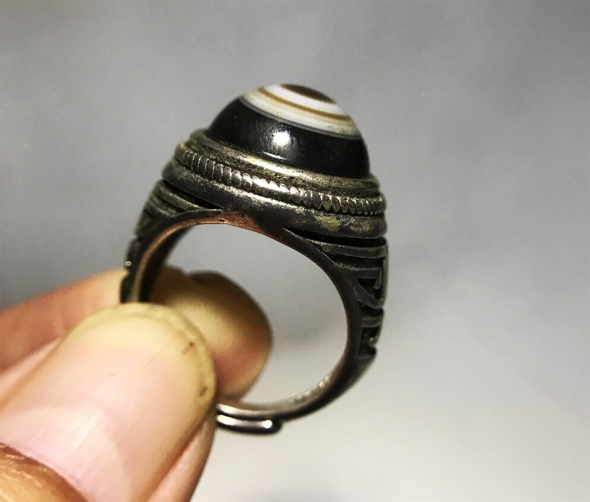 Real Antique One Eye Lukmik Eye Dzi Bead Ring Tibetan Old Medicine Agate Amulet Himalaya Genuine Banded Natural Luk Mik Gzi Prayer Talisman