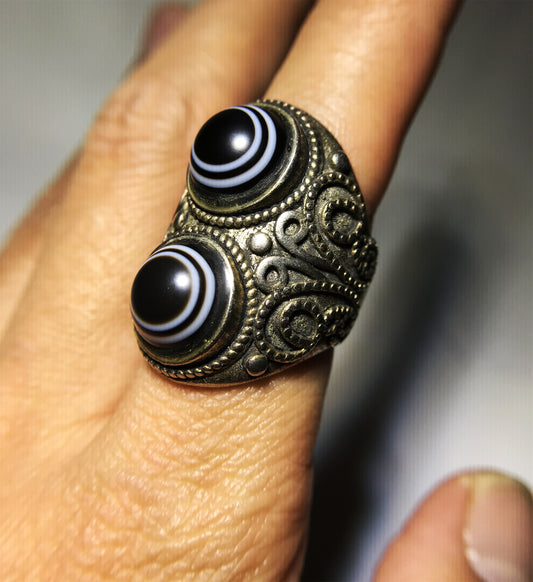 Real Antique One Eye Luk Mik Eye Dzi Bead Ring Tibetan Old Medicine Agate Amulet Himalaya Genuine Banded Natural LukMik Gzi Prayer Talisman