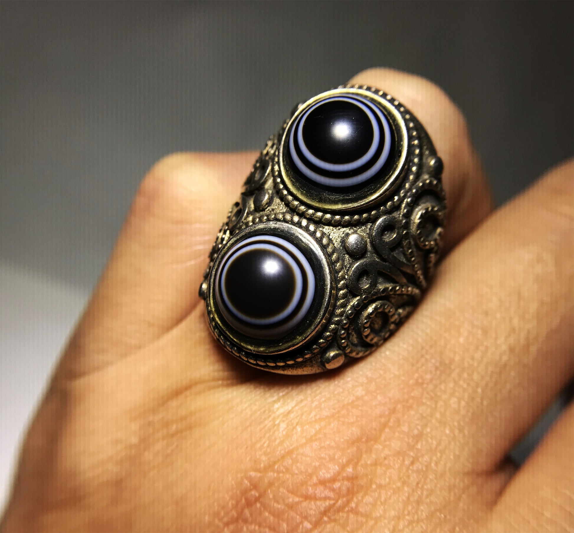 Real Antique One Eye Luk Mik Eye Dzi Bead Ring Tibetan Old Medicine Agate Amulet Himalaya Genuine Banded Natural LukMik Gzi Prayer Talisman