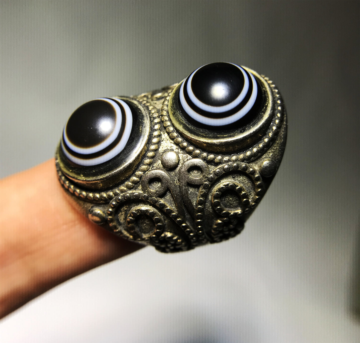 Real Antique One Eye Luk Mik Eye Dzi Bead Ring Tibetan Old Medicine Agate Amulet Himalaya Genuine Banded Natural LukMik Gzi Prayer Talisman