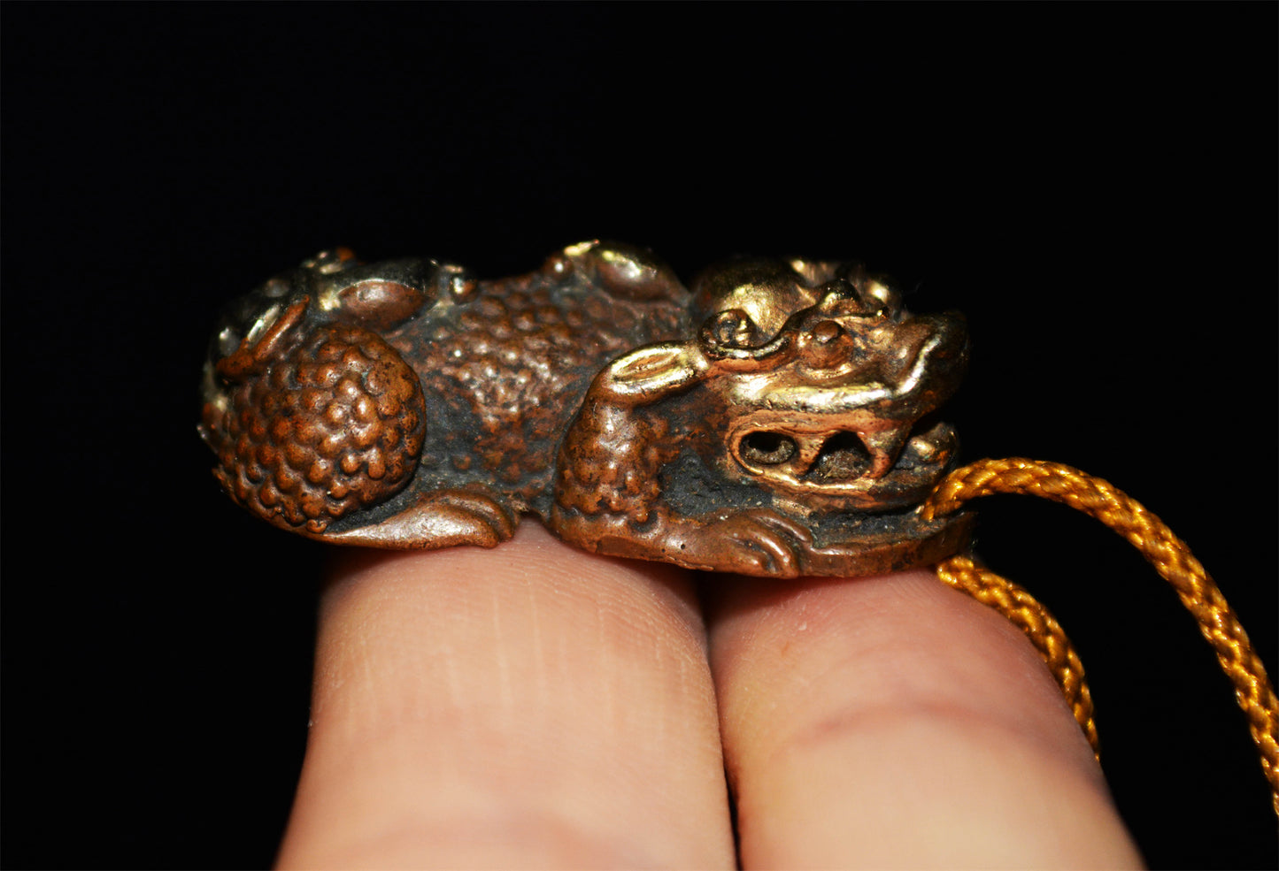 Real Chinese Old Antique Bronze Foo Lion Fu Dog Statue Amulet Pendant Copper Guardian Talisman Netsuke