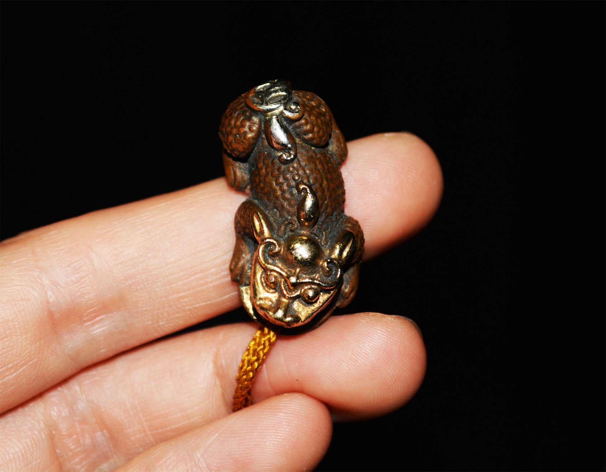 Real Chinese Old Antique Bronze Foo Lion Fu Dog Statue Amulet Pendant Copper Guardian Talisman Netsuke