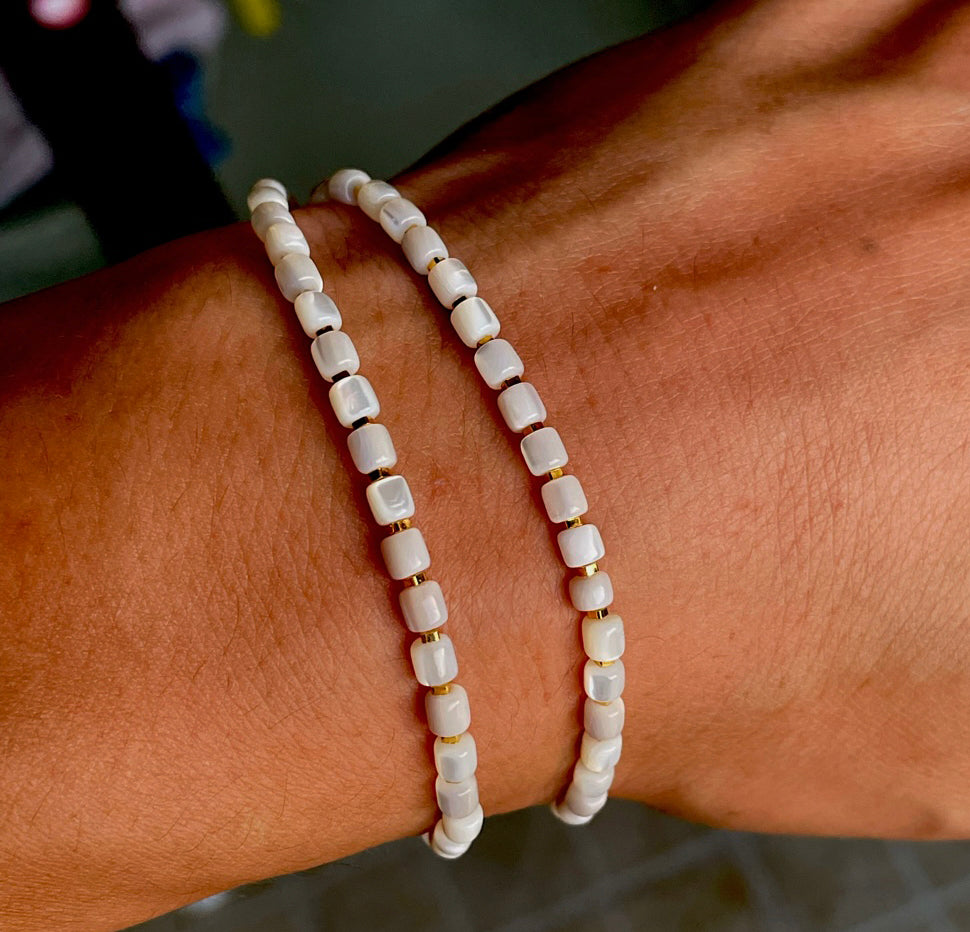 Real Himalaya Old Antiqe Pearl Bracelet Necklace Mini Small Size Mother of Pearl Tibetan Shell Mala Prayer Beads Natural 藏传老珍珠小桶珠手链鱼骨老剁珠项链手串贝壳管珠锁骨链