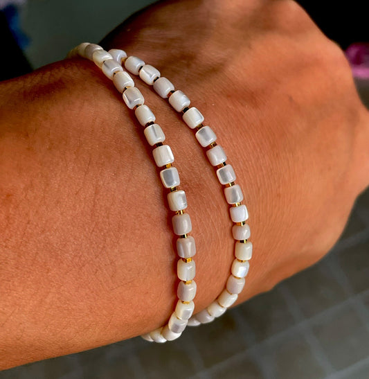 Real Himalaya Old Antiqe Pearl Bracelet Necklace Mini Small Size Mother of Pearl Tibetan Shell Mala Prayer Beads Natural 藏传老珍珠小桶珠手链鱼骨老剁珠项链手串贝壳管珠锁骨链