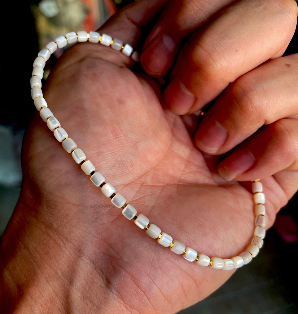 Real Himalaya Old Antiqe Pearl Bracelet Necklace Mini Small Size Mother of Pearl Tibetan Shell Mala Prayer Beads Natural 藏传老珍珠小桶珠手链鱼骨老剁珠项链手串贝壳管珠锁骨链