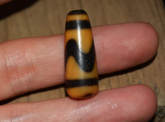 Real Himalayan Ancient Broken Tiger Tooth Dzi Bead Amulet Pendant Genuine Old Antique Real Agate Water Wave Pure Zigzag Gzi Talisman Bracelet