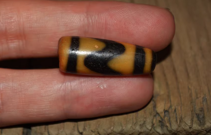 Real Himalayan Ancient Broken Tiger Tooth Dzi Bead Amulet Pendant Genuine Old Antique Real Agate Water Wave Pure Zigzag Gzi Talisman Bracelet