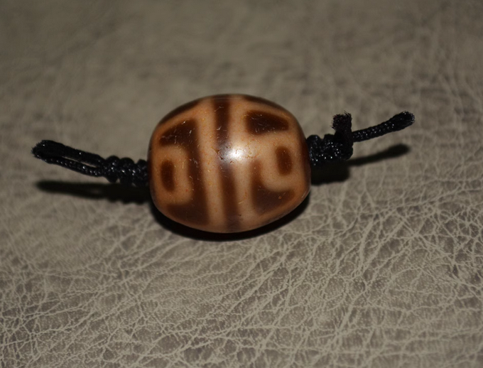 Real Himalayan Ancient Lotus Dzi Bead Amulet Bracelet Tibet Pure Six Eyes Gzi Pendant Genuine Antique Agate Talisman