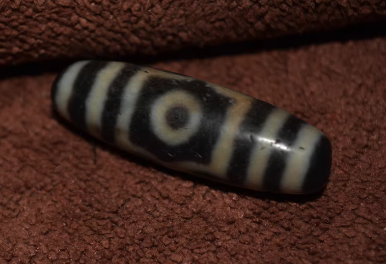 Real Himalayan Old Ancient Three Eyes Dzi Bead Pendant Talisman Tibet Amulet Agate Stone Pure 3 Eyed Gzi Bracelet