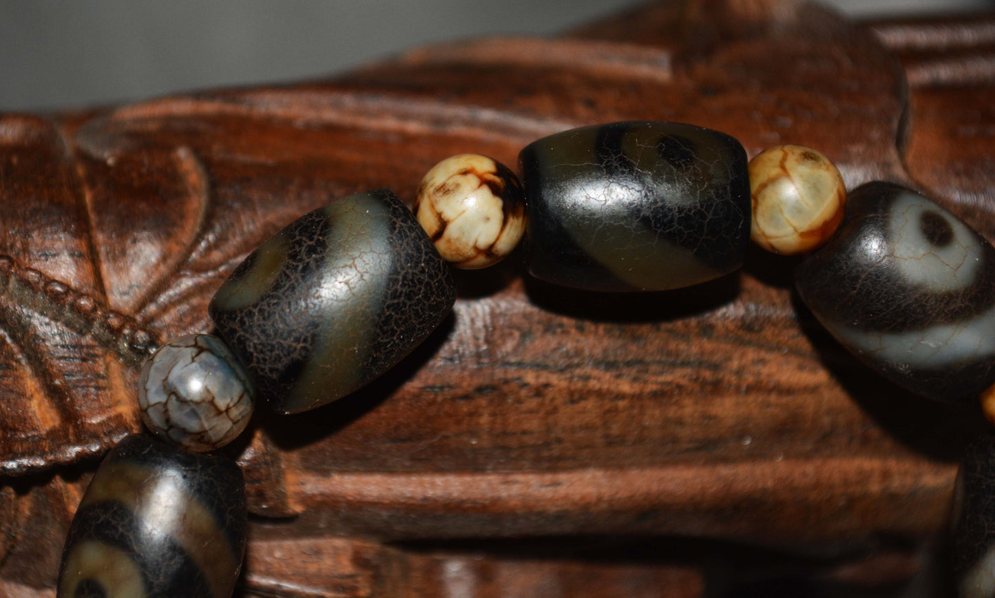 Real Himalayan Old Ancient Two Eyes Dzi Bead Bracelet Mala Amulet Tibet Agate Pure 2 Eyed Gzi Talisman