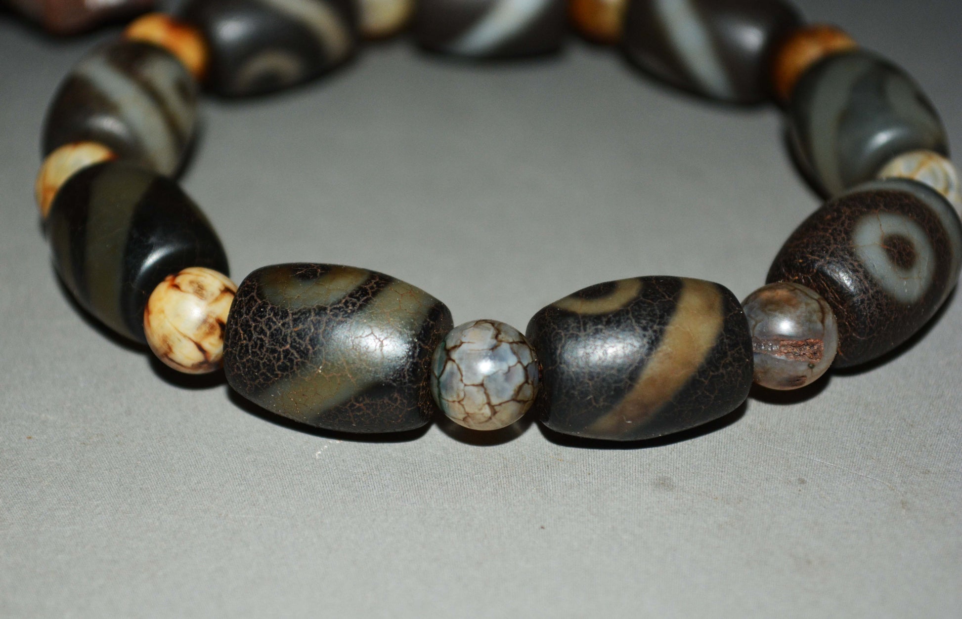 Real Himalayan Old Ancient Two Eyes Dzi Bead Bracelet Mala Amulet Tibet Agate Pure 2 Eyed Gzi Talisman