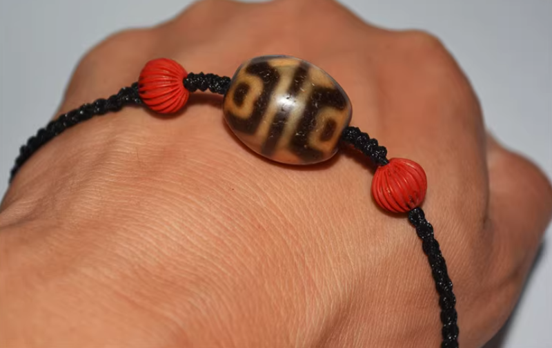 Real Old Ancient Himalayan Lotus Dzi Bead Amulet Bracelet Tibetan Pure Gzi Pendant Genuine Antique Agate Talisman