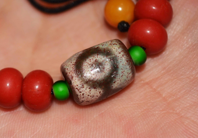 Real Tibet Ancient Cinnabar Three Eyed Dzi Bead Pendant Amulet Himalaya 3 Eyes Bloodspots Agate Genuine Gzi Old Antique Talisman