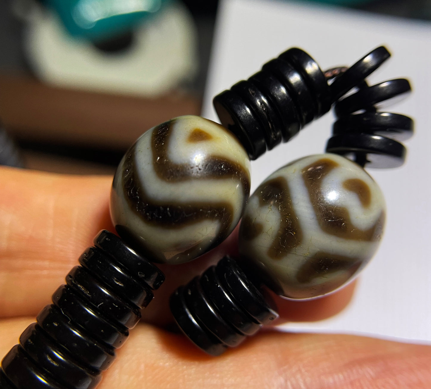 Real Tibet Ancient Lotus Tiger Tooth Dzi Bead Amulet Himalayan Necklace Pure Water Wave Gzi Antique Agate ZigZag Talisman Pendant