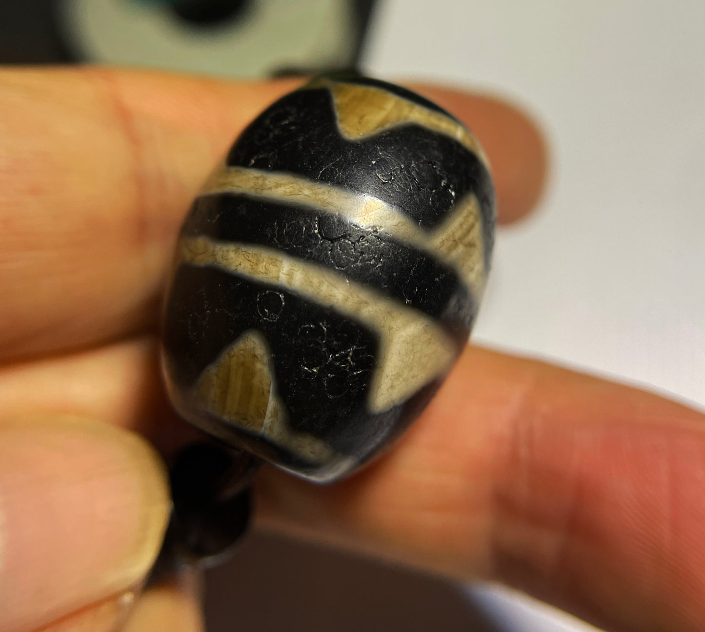 Real Tibet Ancient Lotus Tiger Tooth Dzi Bead Amulet Himalayan Necklace Pure Water Wave Gzi Antique Agate ZigZag Talisman Pendant