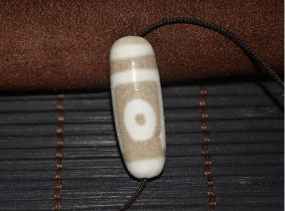 Real Tibet Ancient One Eye Mountain Dzi Bead Amulet Himalayan Pure 1 Eye Gzi Pendant Genuine Old Antique Agate Talisman Bracelet