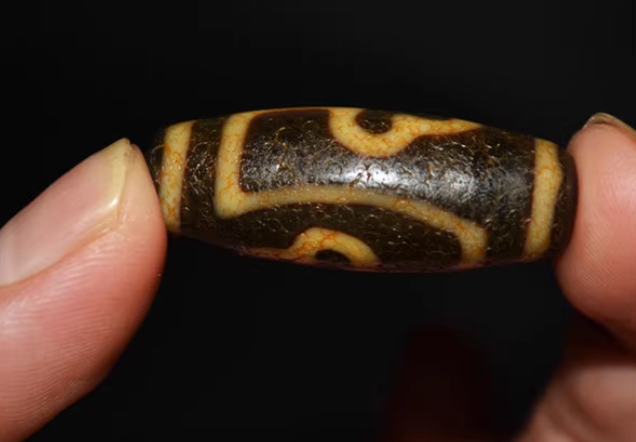 Real Tibetan Ancient Bodhi Leaf Dzi Bead Amulet Himalayan Pure Special Gzi Pendant Genuine Old Antique Agate Talisman Bracelet