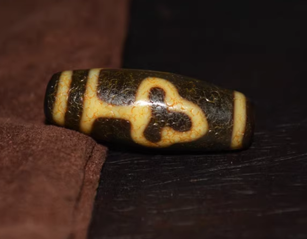 Real Tibetan Ancient Bodhi Leaf Dzi Bead Amulet Himalayan Pure Special Gzi Pendant Genuine Old Antique Agate Talisman Bracelet