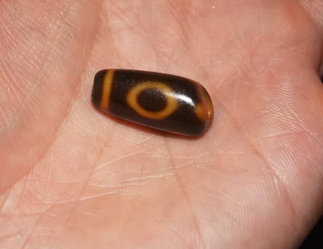 Real Tibetan Ancient Broken Five Eyes Dzi Bead Amulet Pendant Genuine Old Antique Himalaya Agate Nepal Pure Gzi Talisman Bracelet