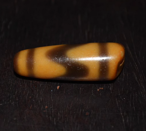 Real Tibetan Ancient Broken Tiger Tooth Dzi Bead Amulet Pendant Genuine Old Antique Himalaya Agate Nepal Water Wave Pure Gzi Talisman Bracelet