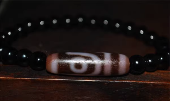 Real Tibetan Ancient Cinnabar Two Eyes Dzi Bead Amulet Himalayan Old Antique Agate Bloodspots 2 Eyed Pure Gzi Pendant Talisman Bracelet