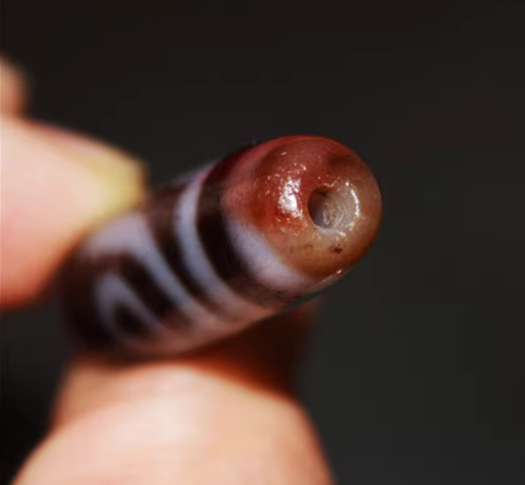 Real Tibetan Ancient Cinnabar Two Eyes Dzi Bead Amulet Himalayan Old Antique Agate Bloodspots 2 Eyed Pure Gzi Pendant Talisman Bracelet