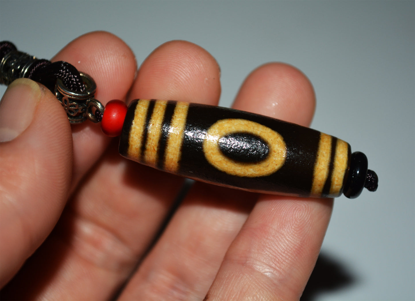 Real Tibetan Ancient One Eyed Mountain Dzi Bead Amulet Himalaya Pure 1 Eye Gzi Pendant Genuine Old Antique Agate Talisman Bracelet