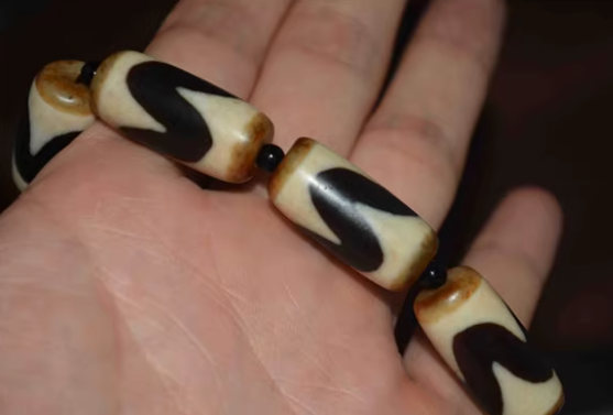 Real Tibetan Ancient Tiger Tooth Dzi Bead Bracelet Water Wave Amulet Himalayan Agate Pure Genuine Three Eyes Gzi Talisman