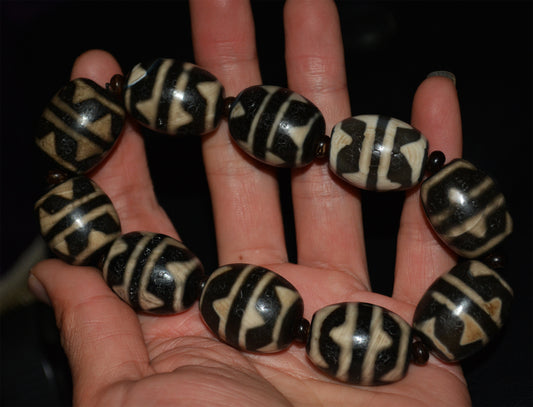 Real Tibetan Old Ancient Tiger Tooth Dzi Bead Bracelet Amulet Himalaya Water Wave Pure Zigzag Gzi Talisman Mala