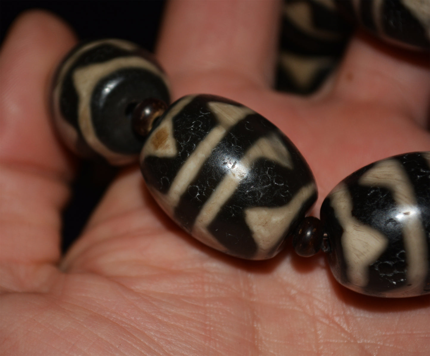 Real Tibetan Old Ancient Tiger Tooth Dzi Bead Bracelet Amulet Himalaya Water Wave Pure Zigzag Gzi Talisman Mala