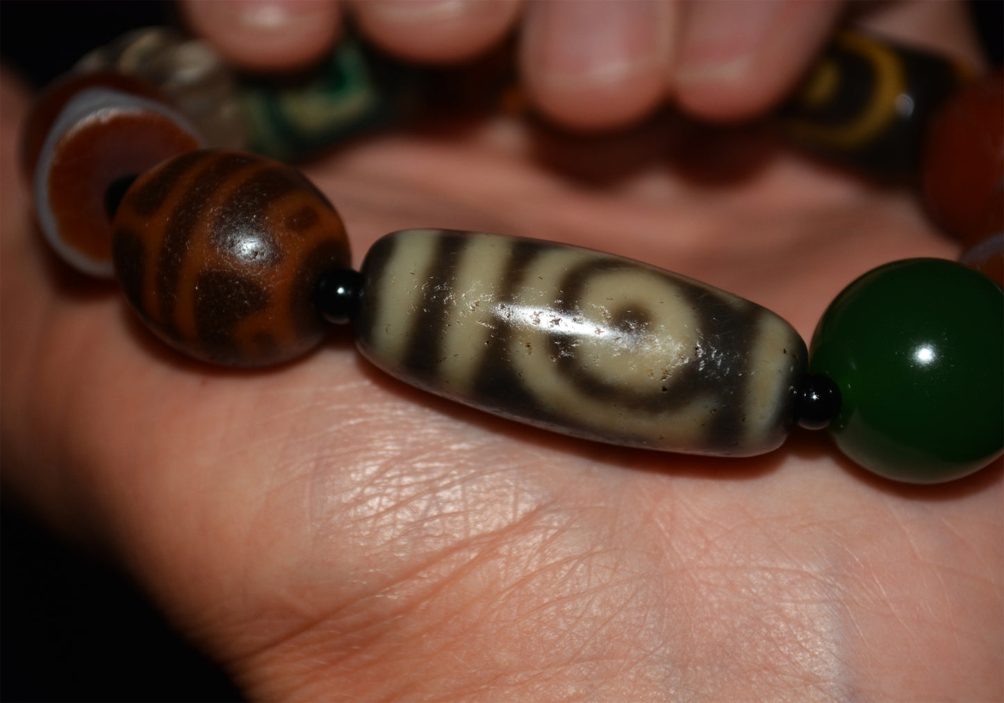 Real Himalaya Ancient Dzi Bead Bracelet Tiger Tooth Two Eyes Three Eyed Crystal Pema Raka Nanhong Agate Mala Prayer Beads