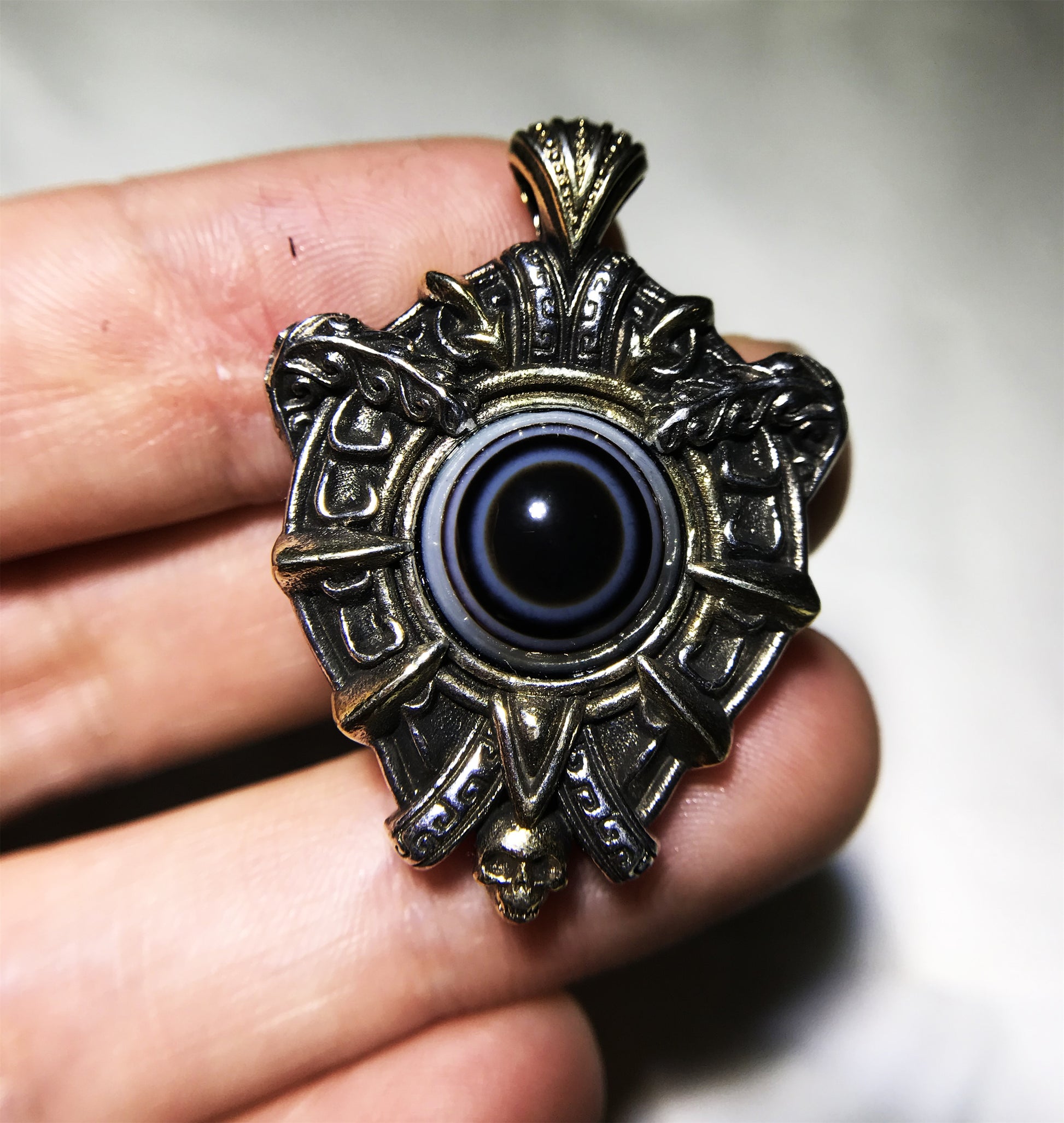 Real Tibetan Old Luk Mik Eye Dzi Bead Pendant Himalaya Agate Goat Horse Genuine Antique Banded LukMik Gzi Talisman