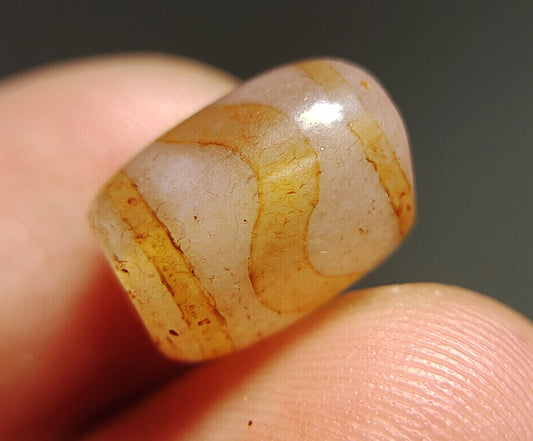 Real tibetan water wave dzi bead amulet genuine old ancient zig zag himalaya agate tiger tooth gzi pure pendant talisman