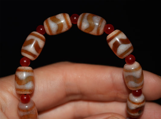 Real Tibetan Ancient Water Wave Tiger Tooth Dzi Bead Bracelet Amulet Mala Himalaya Agate Gzi Tibet Mala Prayer Beads Genuine