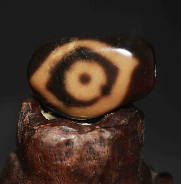 Tibetan Ancient Buddha's Eye Dzi Bead Four Eyes Amulet Himalayan Old Antique Real Agate Nepal Two Eyed Pure Gzi Pendant Talisman Bracelet