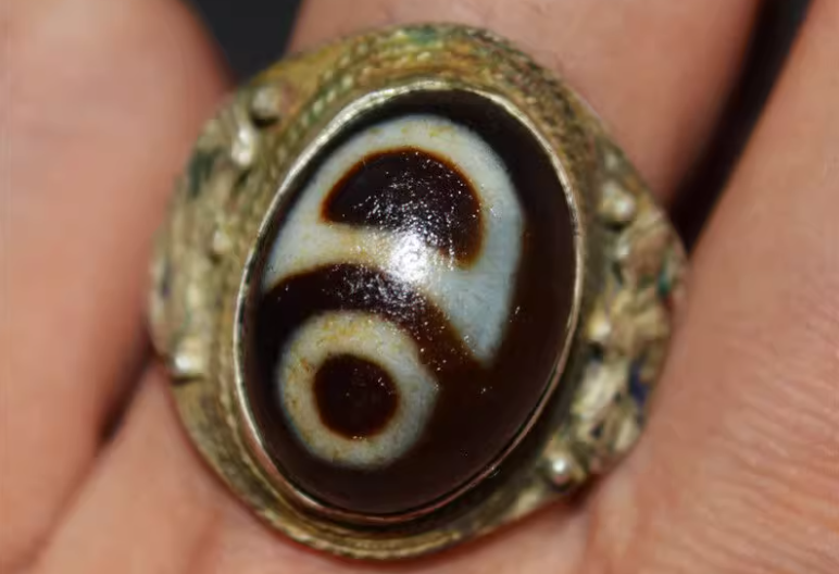 Tibetan Ancient Sun and Moon Dzi Bead Ring Amulet Himalayan Old Antique Real Agate Nepal Pure Gzi Talisman