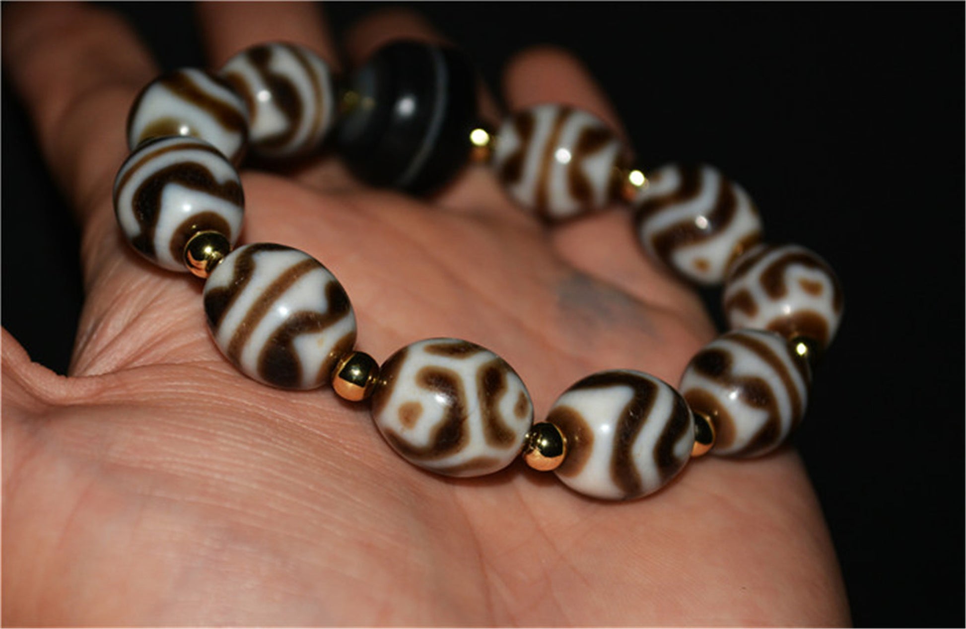 Real Tibetan Ancient Tiger Tooth Dzi Bead Bracelet Amulet Water Wave Zigzag Himalaya Old Antique Genuine Agate Nepal Pure Lotus Gzi Talisman Pendant Mala Prayer Rosary